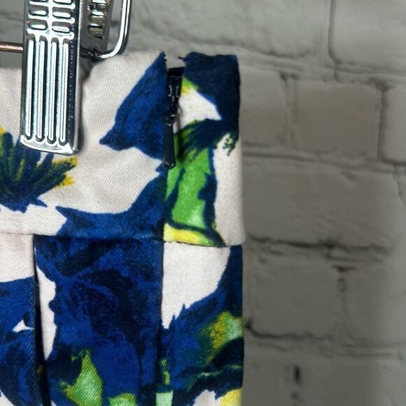 J Crew 37571 Su 16 Floral print Stretch Shorts Side Zip sz 8 Pockets - Picture 3 of 8